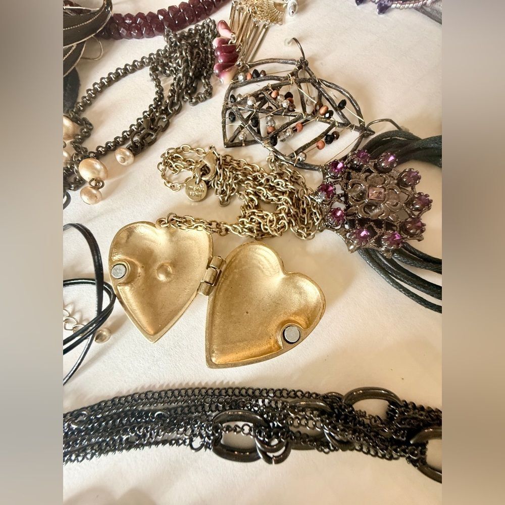 Bella Box Assorted Costume Jewelry - Picture 6 of 7